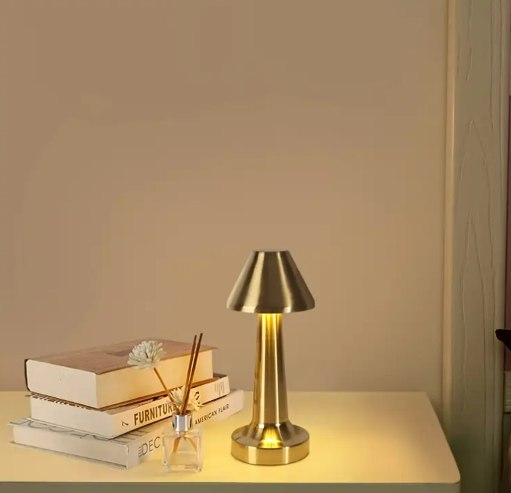 Lampa de masa LED Piramid