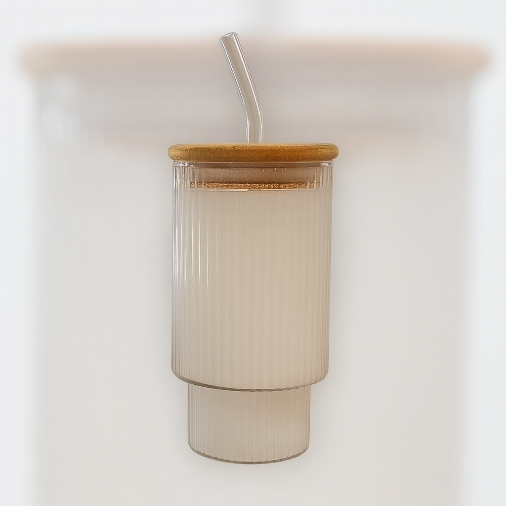Pahar in dungi, cu pai din sticla si capac din bambus 480ml