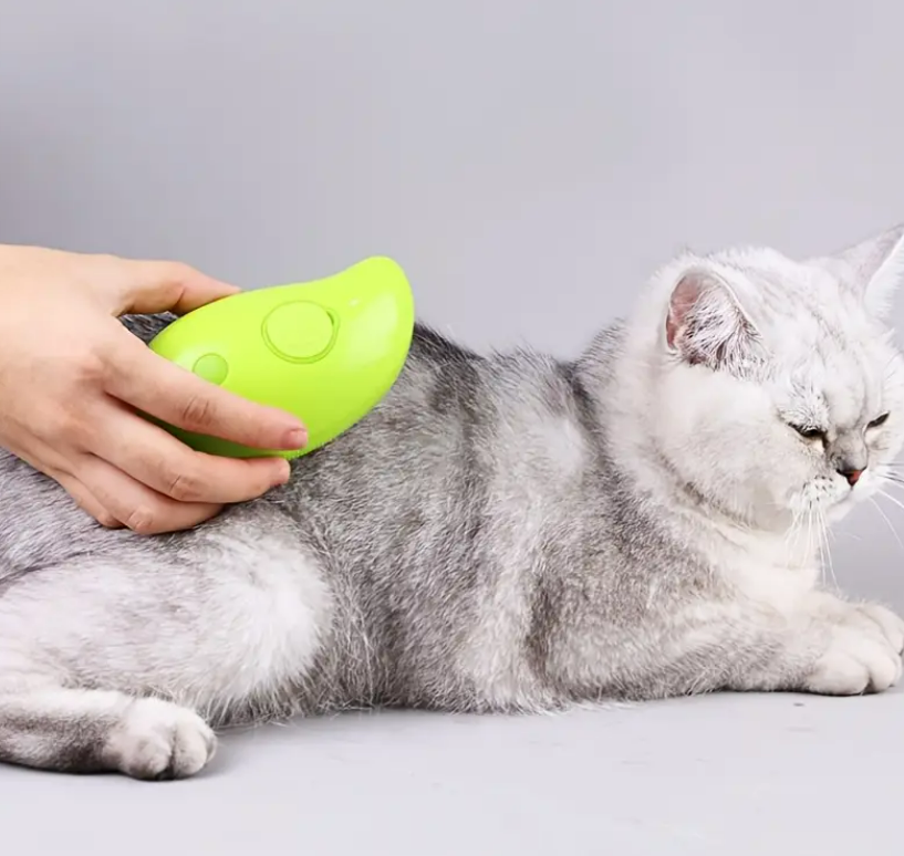 Perie pentru pieptanat animale cu umidificator