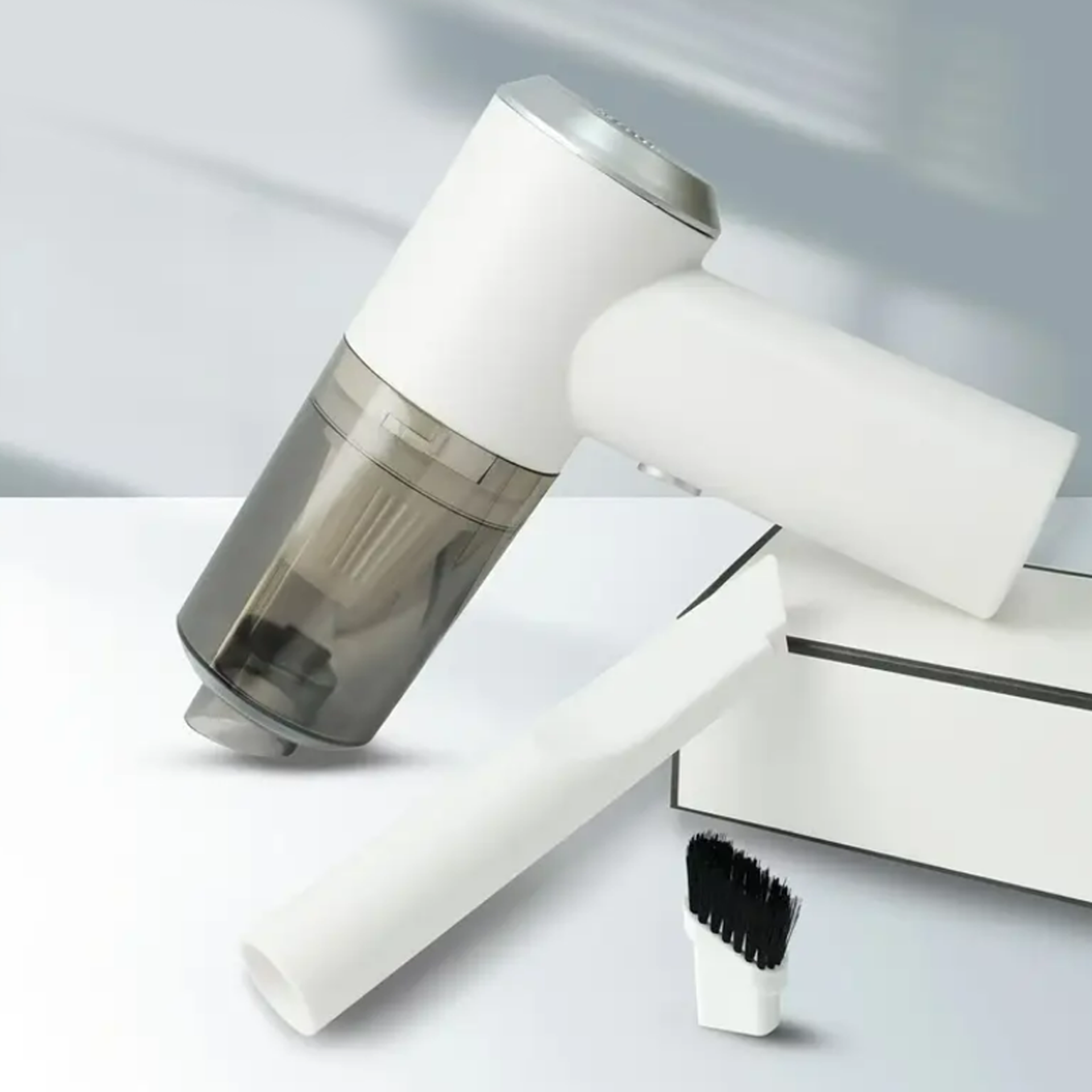 Mini aspirator  pentru automobil si casa