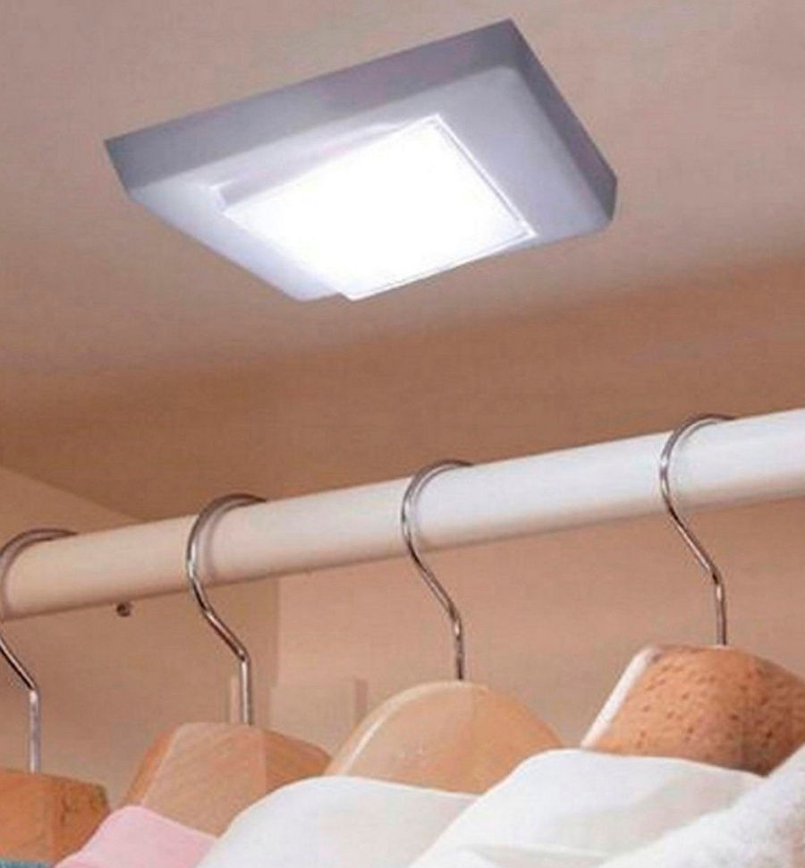 Lanternă cu LED-lumină