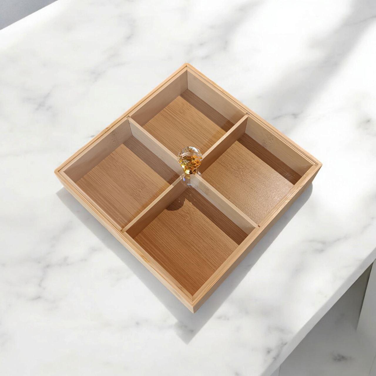 Organizator - suport din bambus, cu capac, 20x20 cm (plicuri de ceai, nuci, dulciuri)