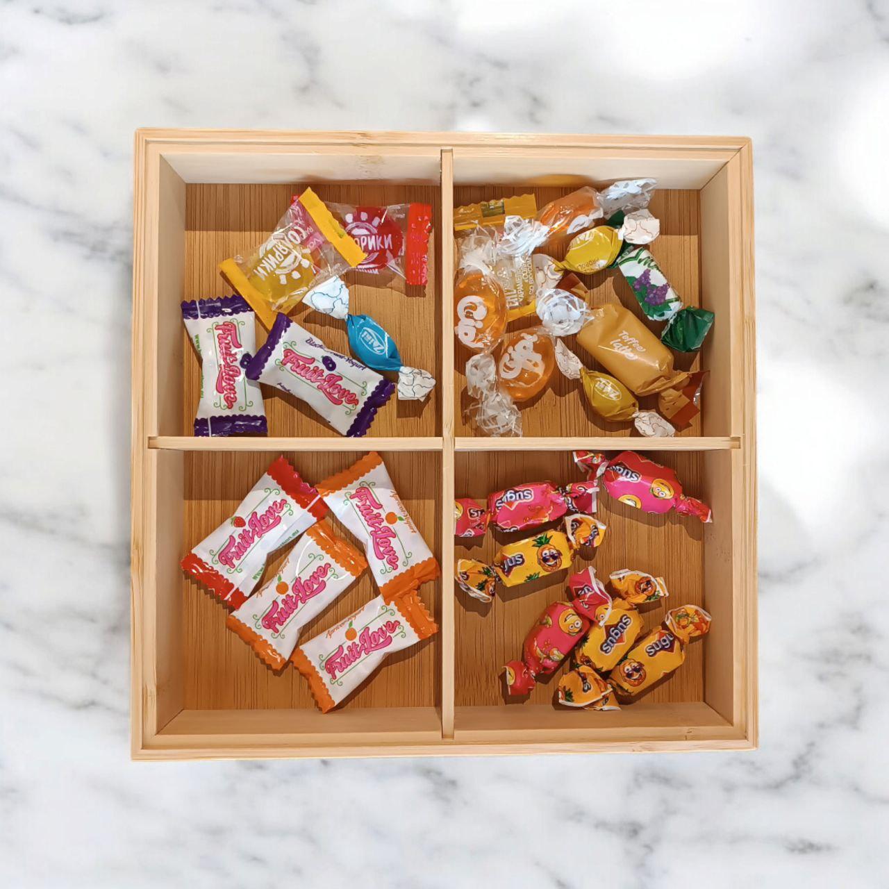 Organizator - suport din bambus, cu capac, 20x20 cm (plicuri de ceai, nuci, dulciuri)